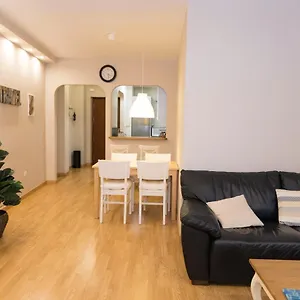 Confort En El Centro De La Ciudad Con Patio Privado Parking Opcional Málaga